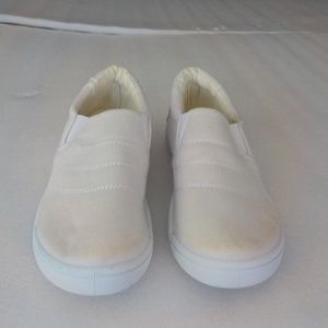 Comfort Ease Cream Slip-On Canvas Shoes NWOT